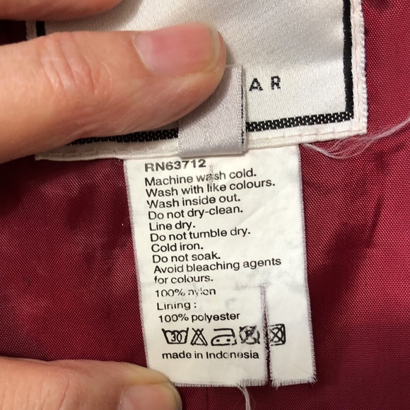 21. In wear coat - Picture 11 of 16